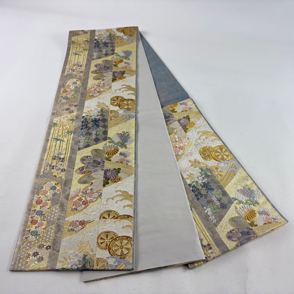 袋帯 美品 秀品 落款 菊 宝尽くし 唐織 箔 金色 六通 正絹