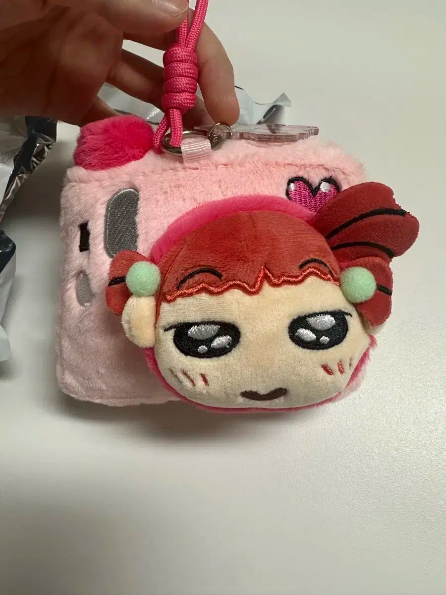 品質保証，得価 クレヨンしんちゃん 【 ガラス カメラ 人形 キーホルダー 十字架 ポーチ u003eシンプルなオープニング 新品 その他