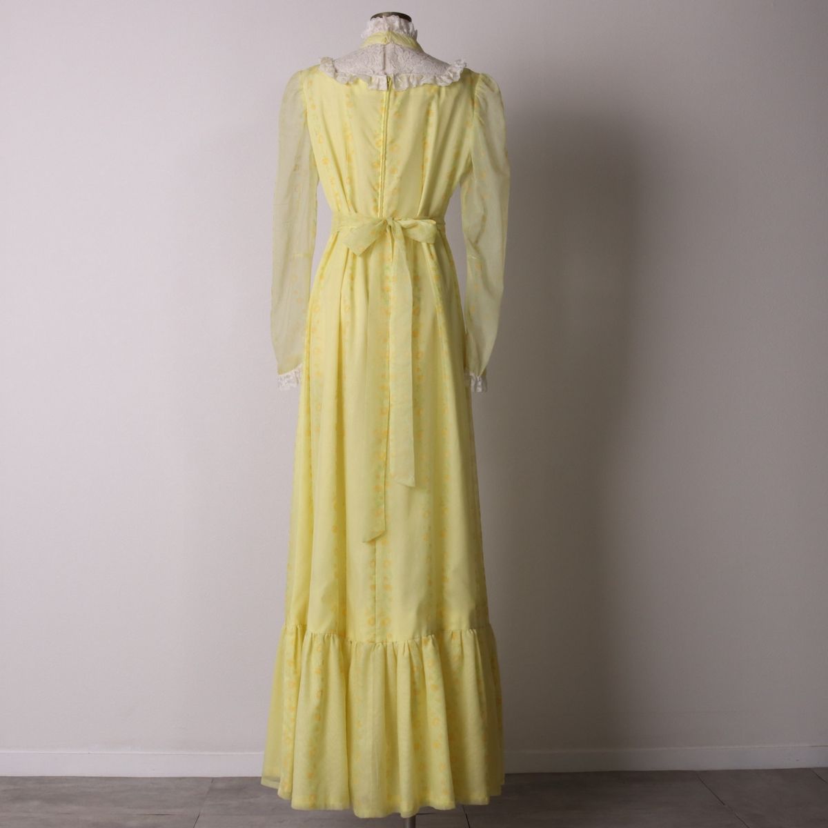 古着 総柄 ボタニカル柄 フリル付き 長袖 マキシ丈 Aラインワンピース レディースM相当 eaa 575114