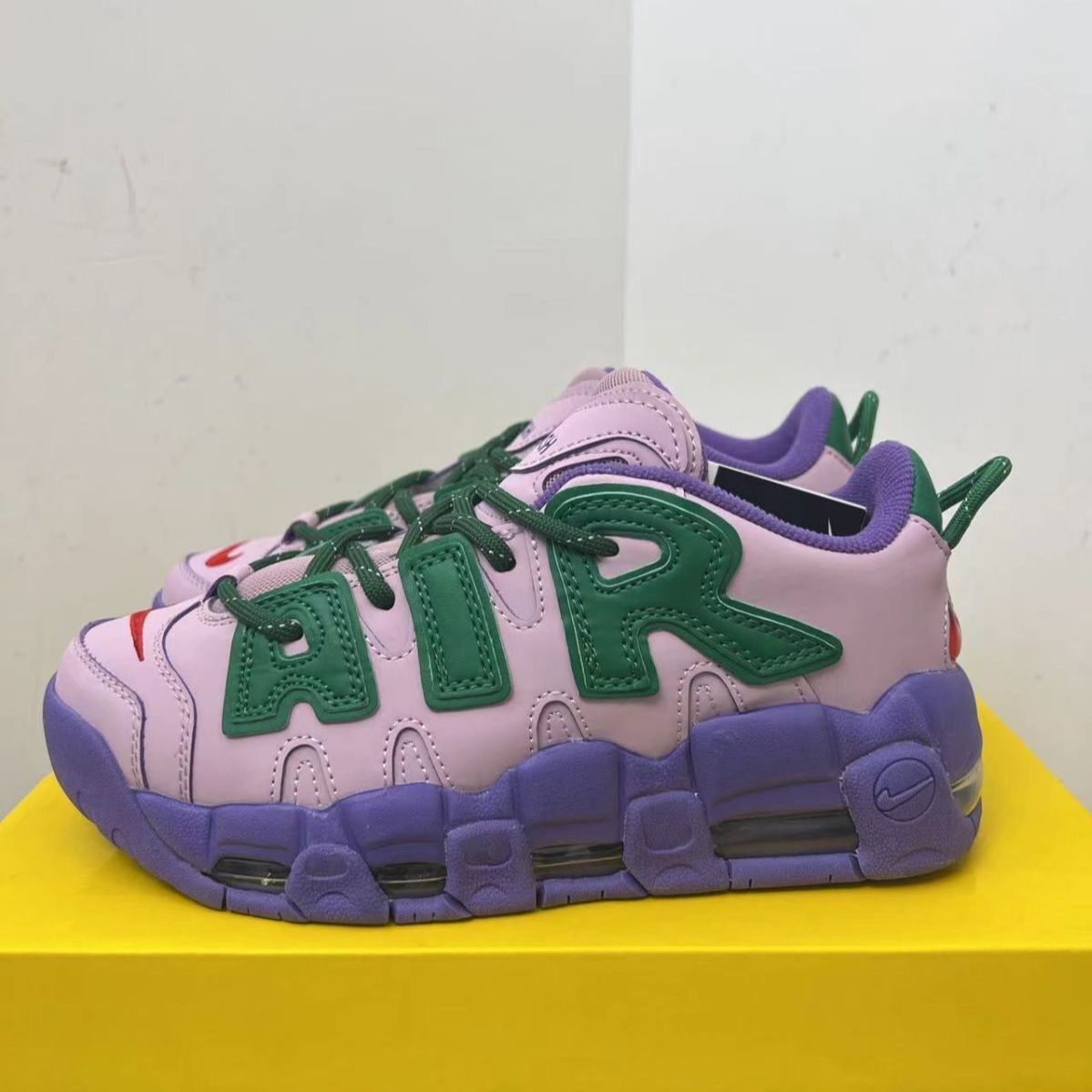 新品未使用ナイキ AMBUSH x Nike Air More Uptempo Low “Lilac スニーカー