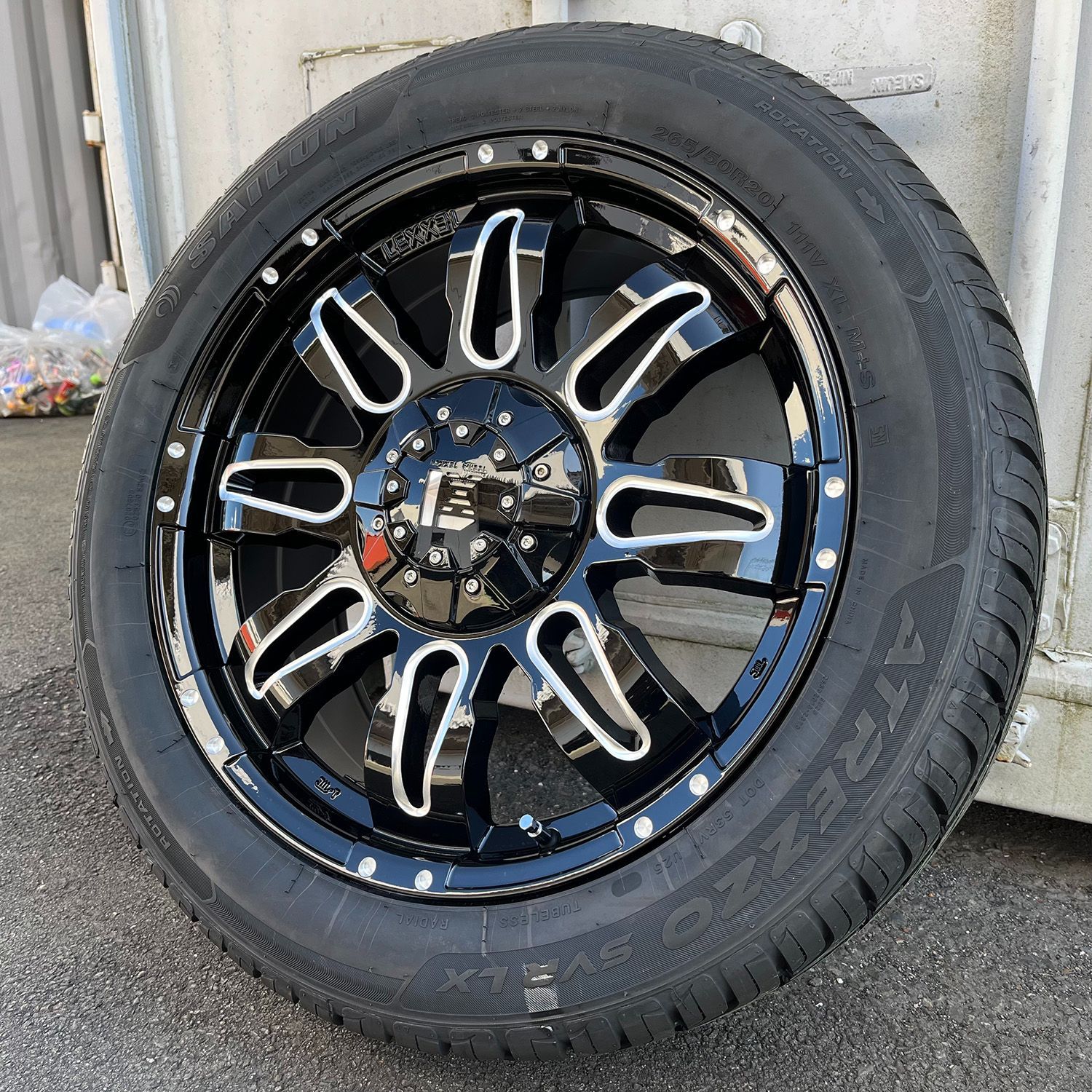 ラングラー JL JK グランドチェロキー エクスプローラー 20インチ 当社特選タイヤ 265/50R20 285/50R20 275/55R20  タイヤホイールセット - メルカリ