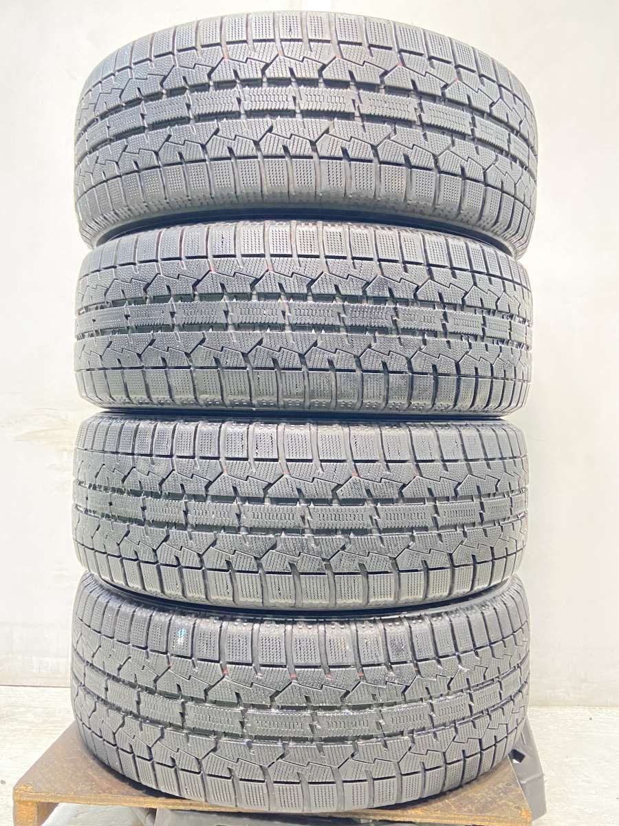 215/55R17  
トーヨータイヤ ガリット GIZ 
中古タイヤ スタッドレスタイヤ 4本セット
 w17231125009