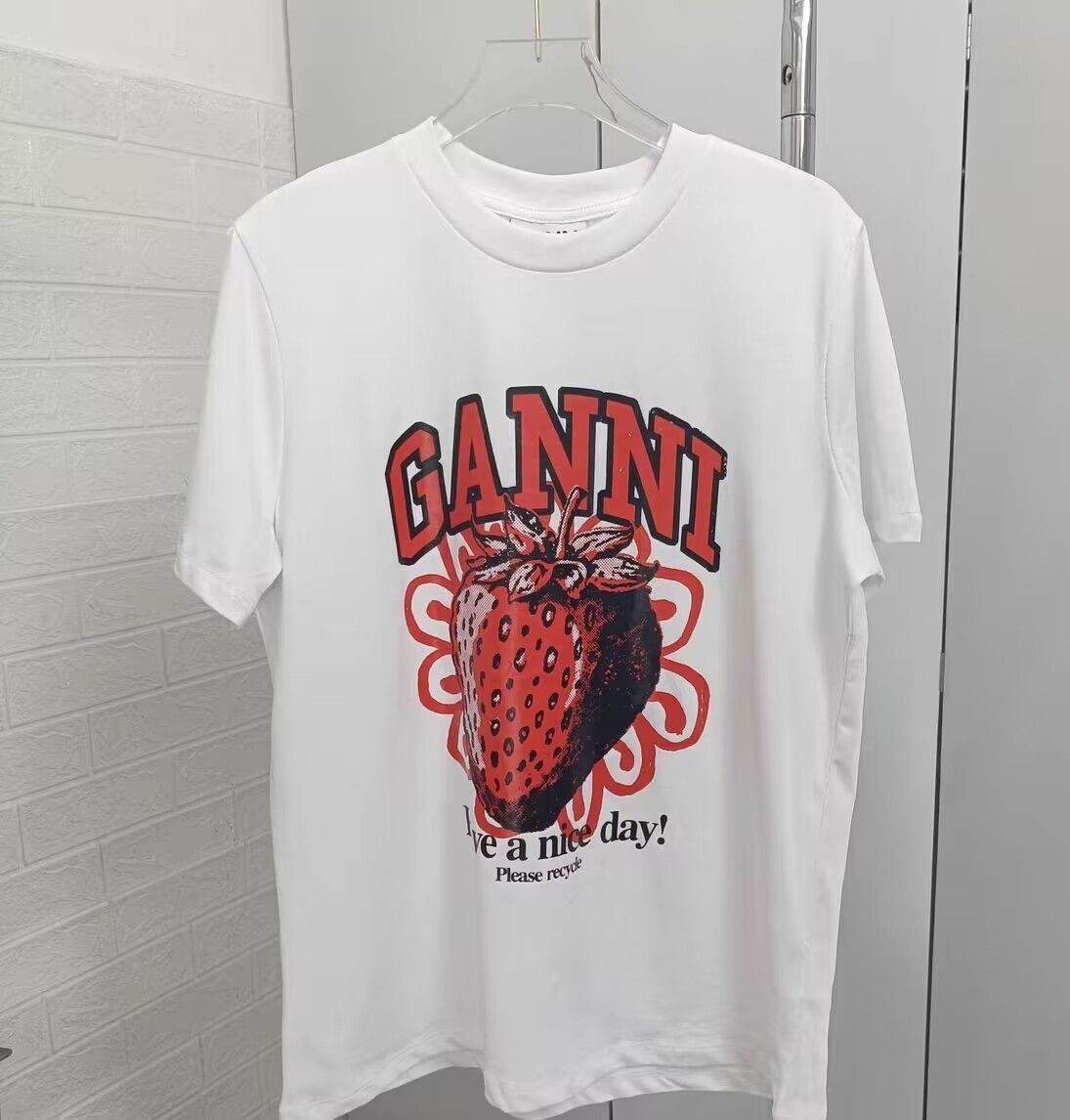 新品未使用  人気 GANNI ガニー キャッツ コットンTシャツ 半袖T