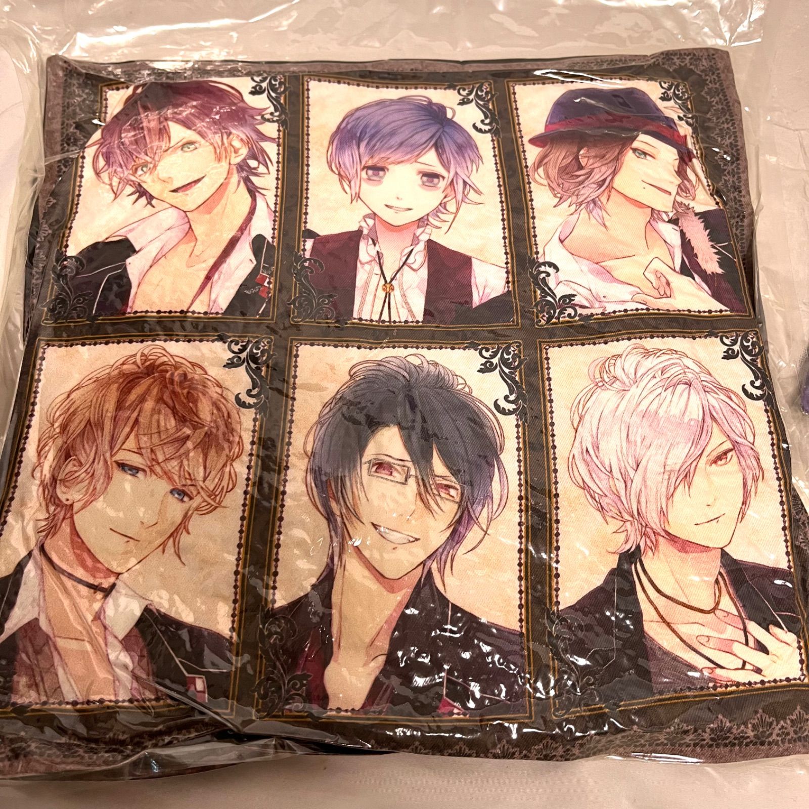 ディアラバ】 DIABOLIK LOVERS 添い寝クッション 逆巻シュウ 逆巻兄弟