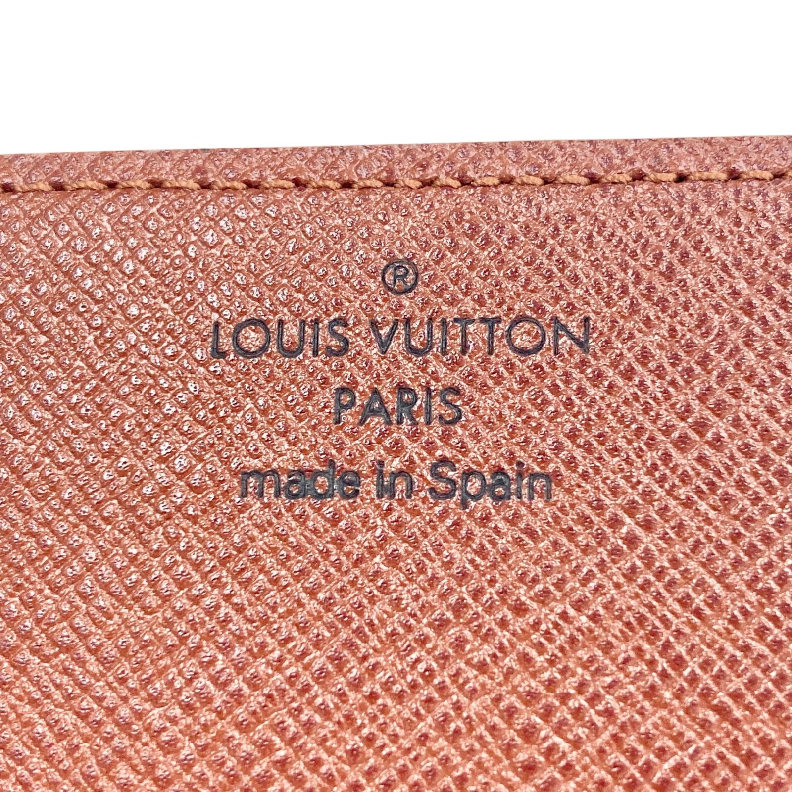 LOUIS VUITTON