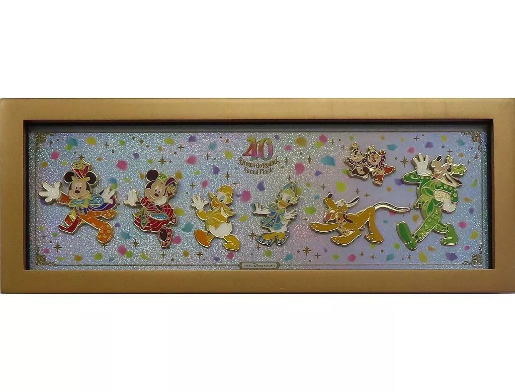 Disney - TDR 40周年 グランドフィナーレ ピンバッジ セット フレーム付き 東京ディズニーリゾート、予約限定の「ピンバッジセット」を販売