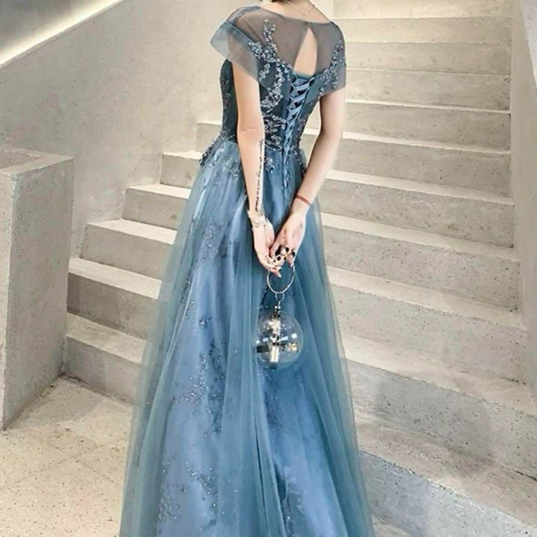 小花柄のデザインが煌びやかで可愛いオフショルイブニングドレス