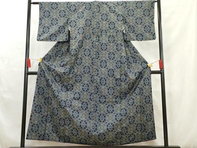 平和屋着物○本場結城紬 重要無形文化財 80亀甲 亀甲文 黒地 正絹 