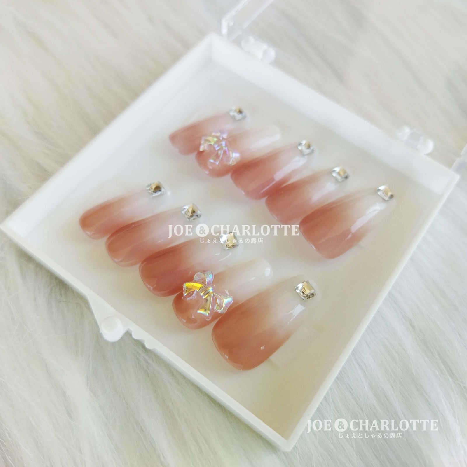 No.37ジェルネイルチップ 指先ビジュー クリアリボン グラデ