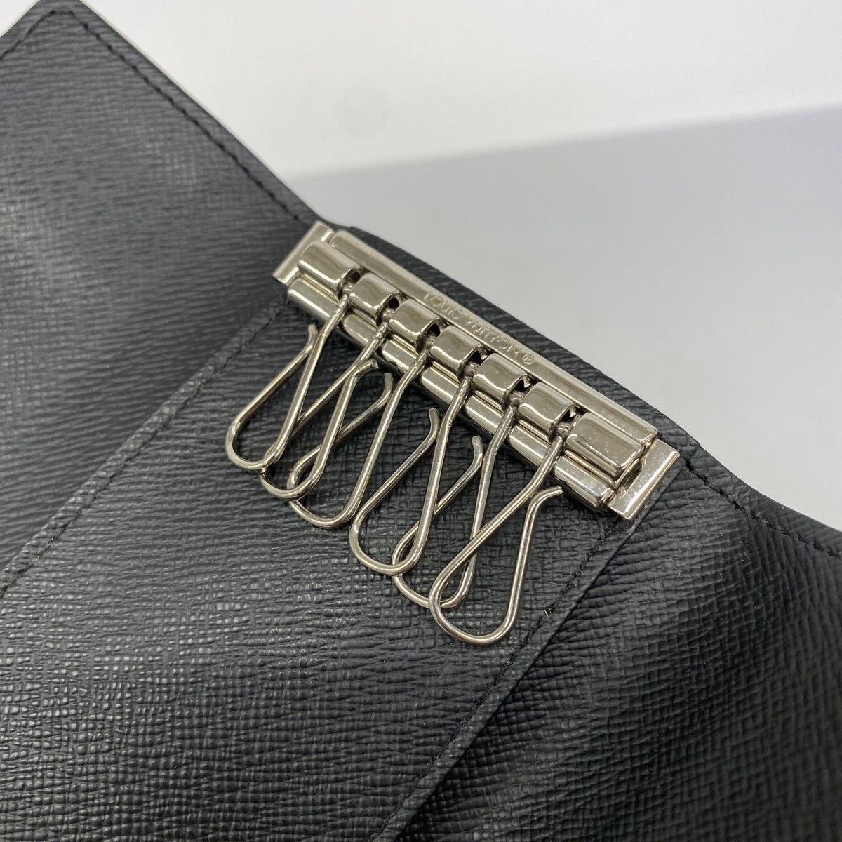 5 md 4129 ルイヴィトン キーケース ダミエ グラフィット ミュルティクレ6 M 62662 ブラック グレー メンズ