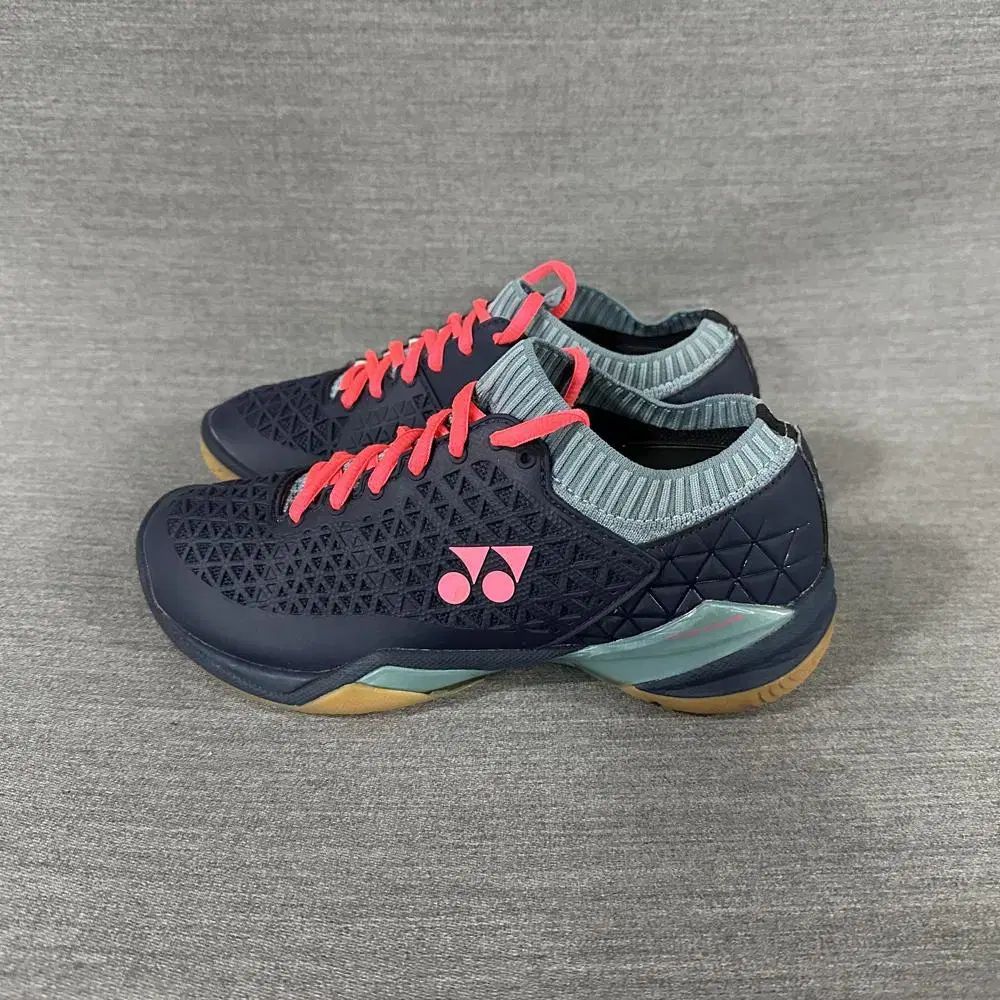 ヨネックス YONEX エクリプス z ワイド バドミントンシューズ 女性 235mm s760
