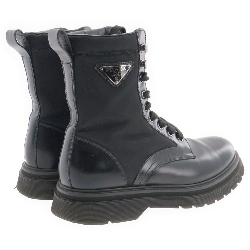 プラダ　モノリス　コンバットブーツ　ポーチ付き　三角ロゴプレート　レザー プラダ(PRADA)プラダ モノリス ポーチ付 レザー × Re-Nylon ブーツ 靴