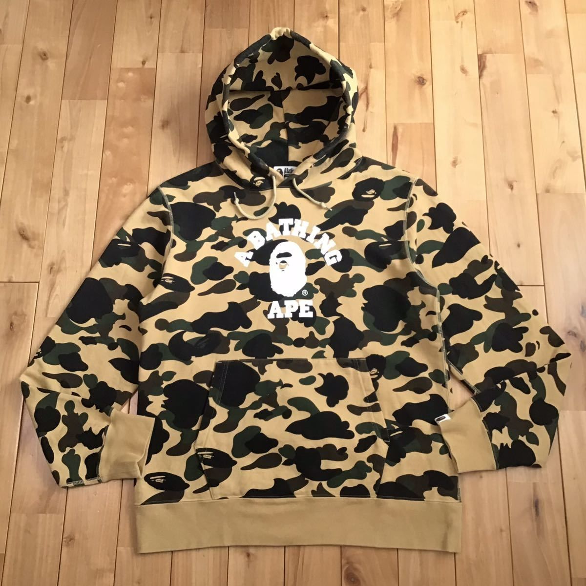A Bathing Ape カモフラージュパーカー　蓄光 蓄光 A BATHING APE ベイプ ロゴ カモフラ プルオーバー パーカー