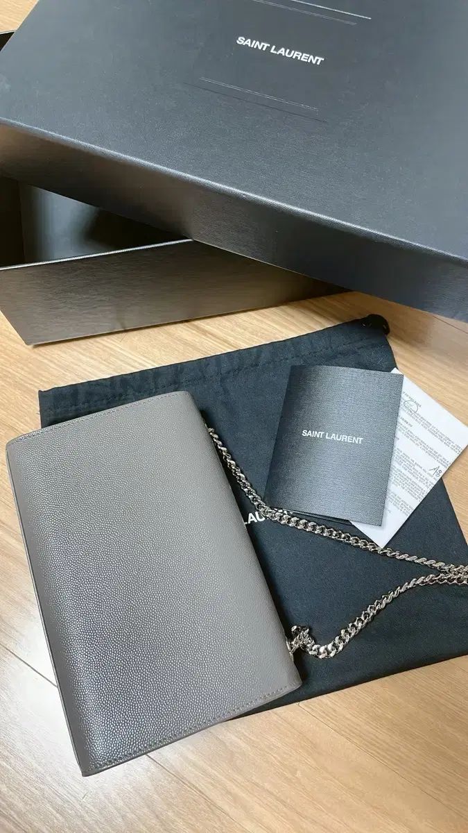 正規品 Saint Laurent(サンローラン) ケイトバッグ Sサイズ (グレー&シルバー)