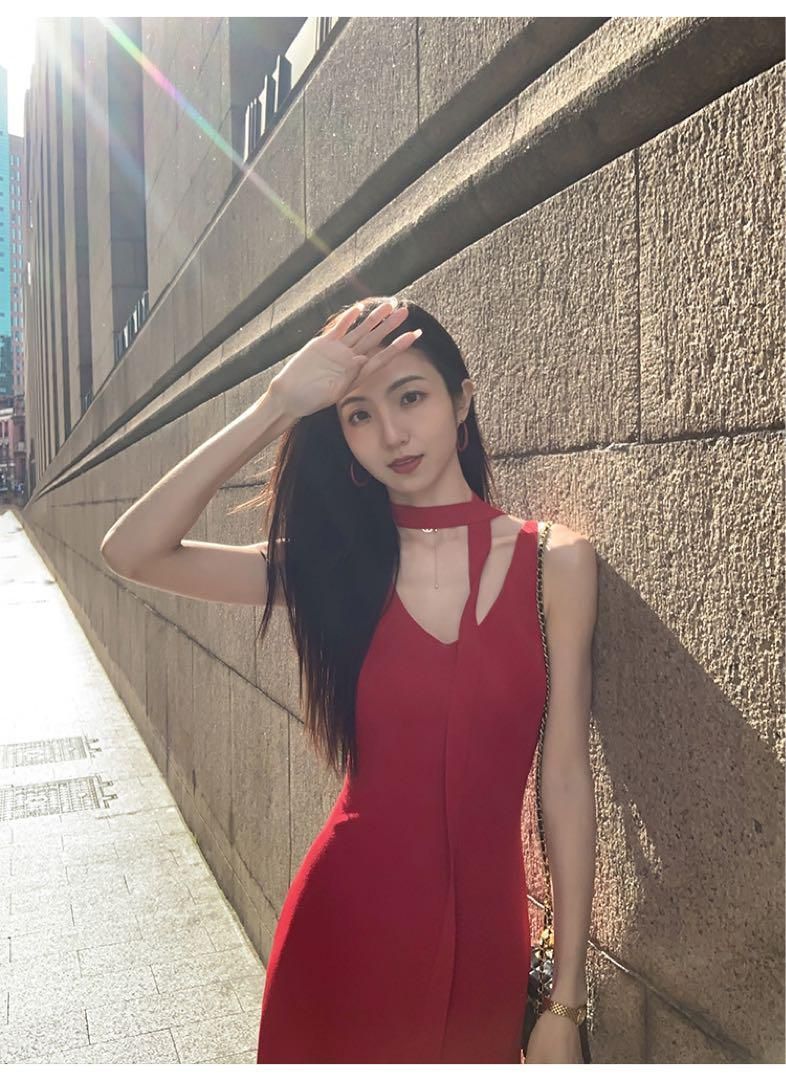 春のお出かけに ノースリーブタイトロングワンピース