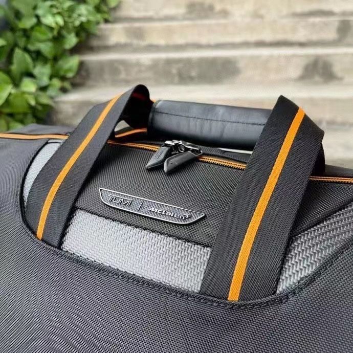 TUMI I MCLAREN「M-テック」ソフト サチェル TUMI I MCLAREN「M-テック」ソフト サチェル - メルカリ