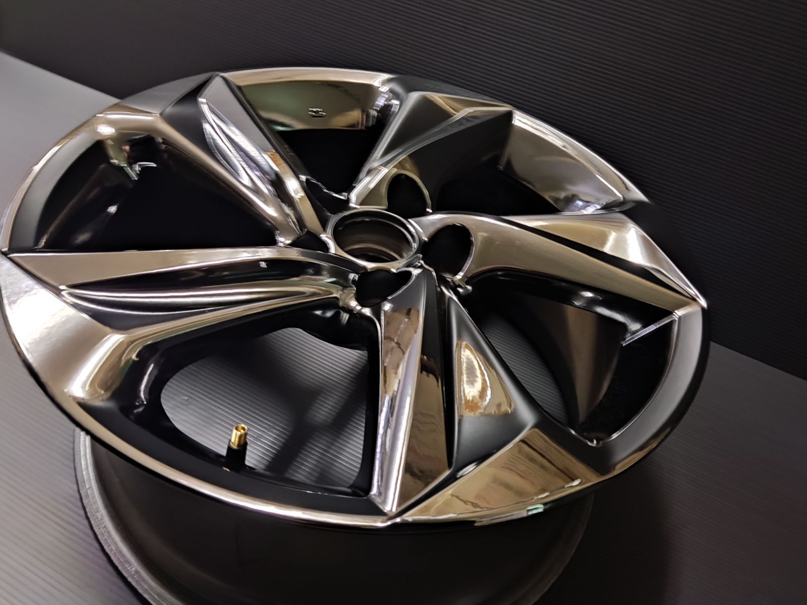 中古】200系クラウン 純正18インチ - メルカリ