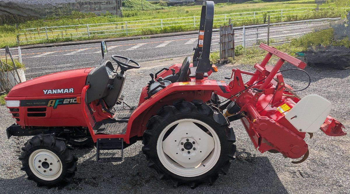 鹿児島発 ヤンマー 21馬力ディーゼルエンジンAF210 パワステ 自動水平