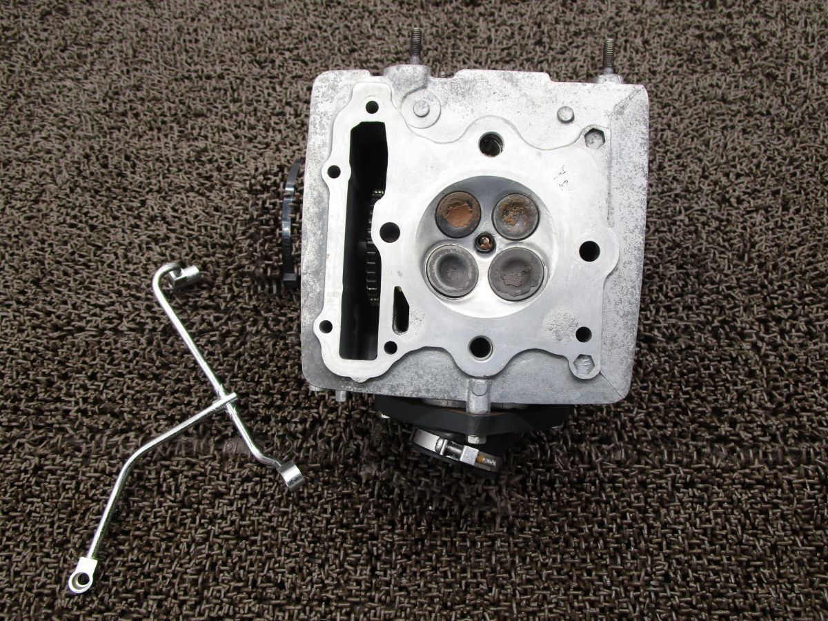 シリンダーヘッド