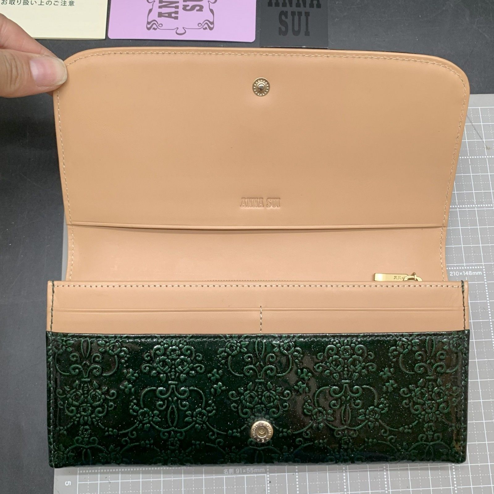 ANNA SUI 口金フラップ エナメル長財布 アナスイ 310491 がま口