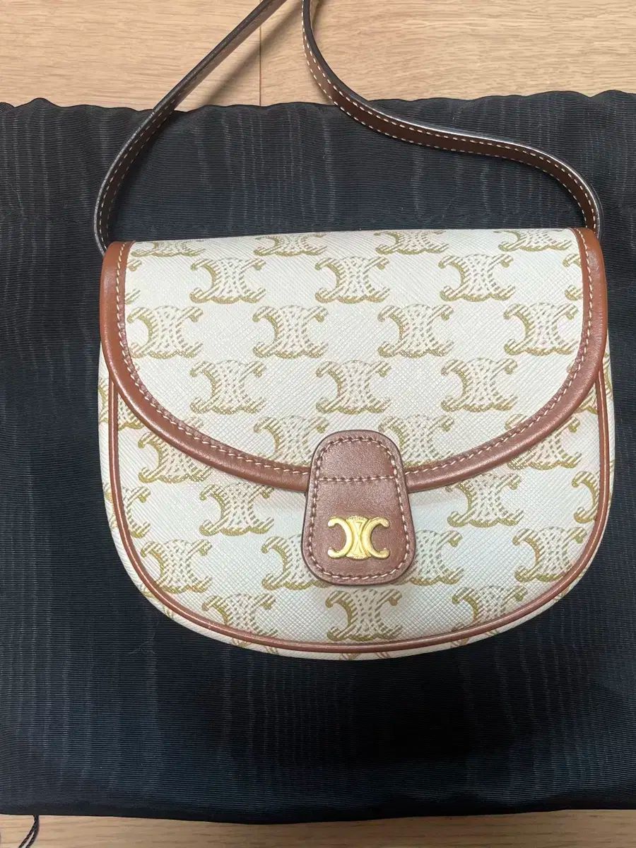 Celine セリーヌ ミニ ヴェルサーチェ ホワイトバッグ デパート フル構成