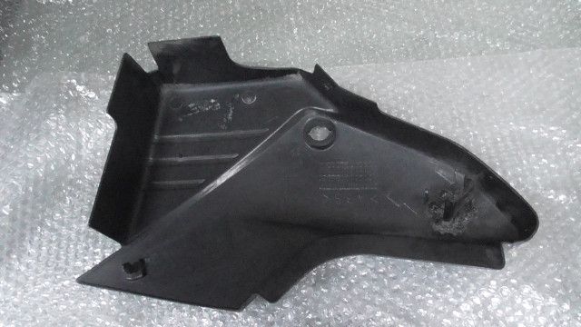 ボディカバー 左