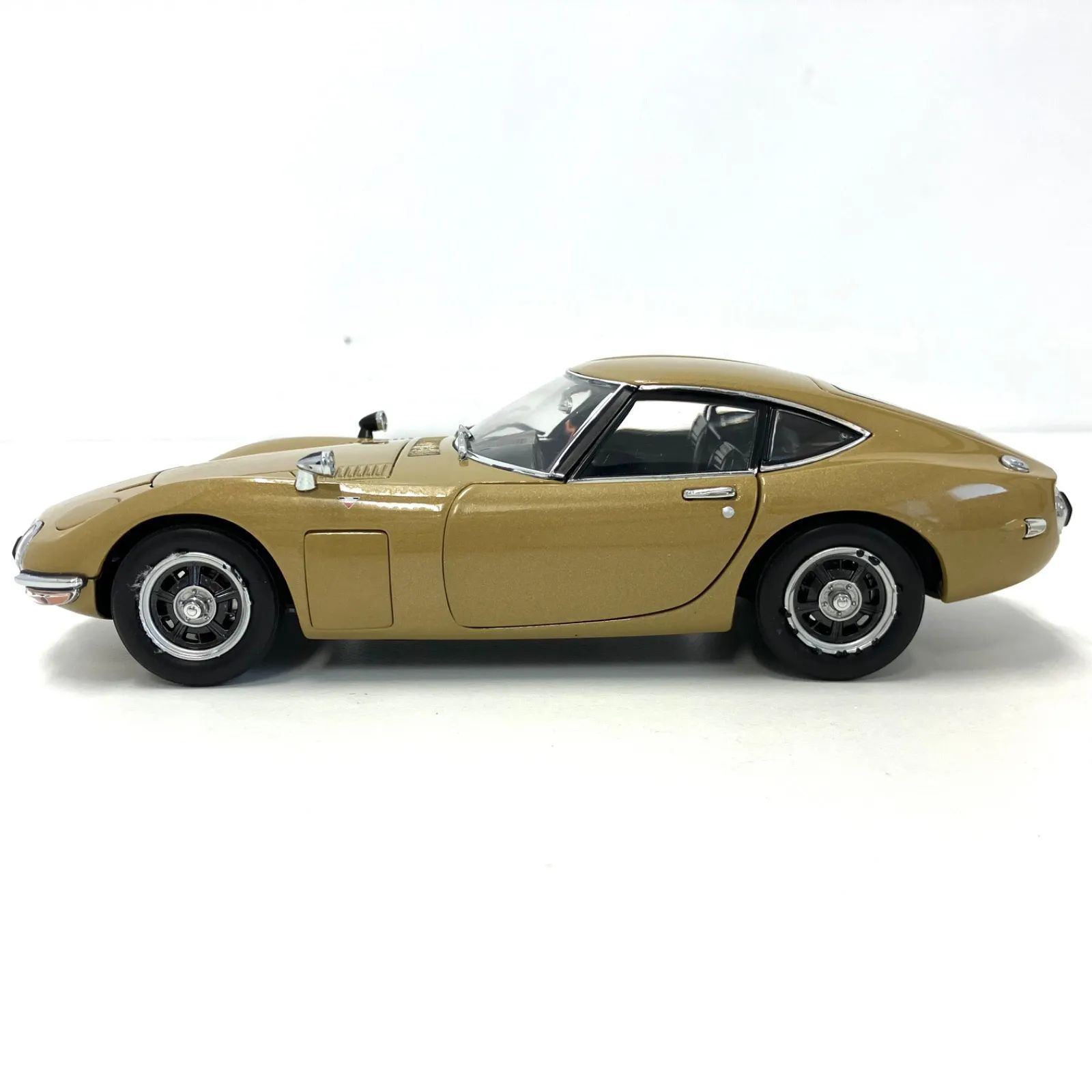 11872】 EBBRO プレミアムコレクション 1/24 TOYOTA 2000GT