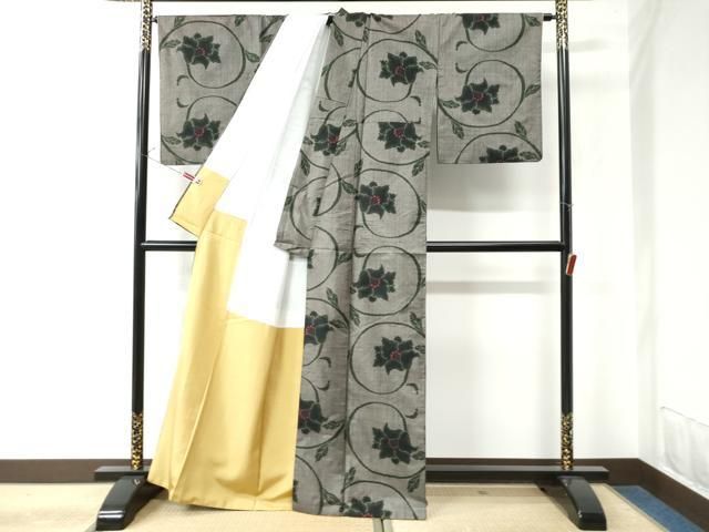 平和屋着物○本場大島紬 7マルキ 花唐草間道 正絹 逸品 CAAX4615ut