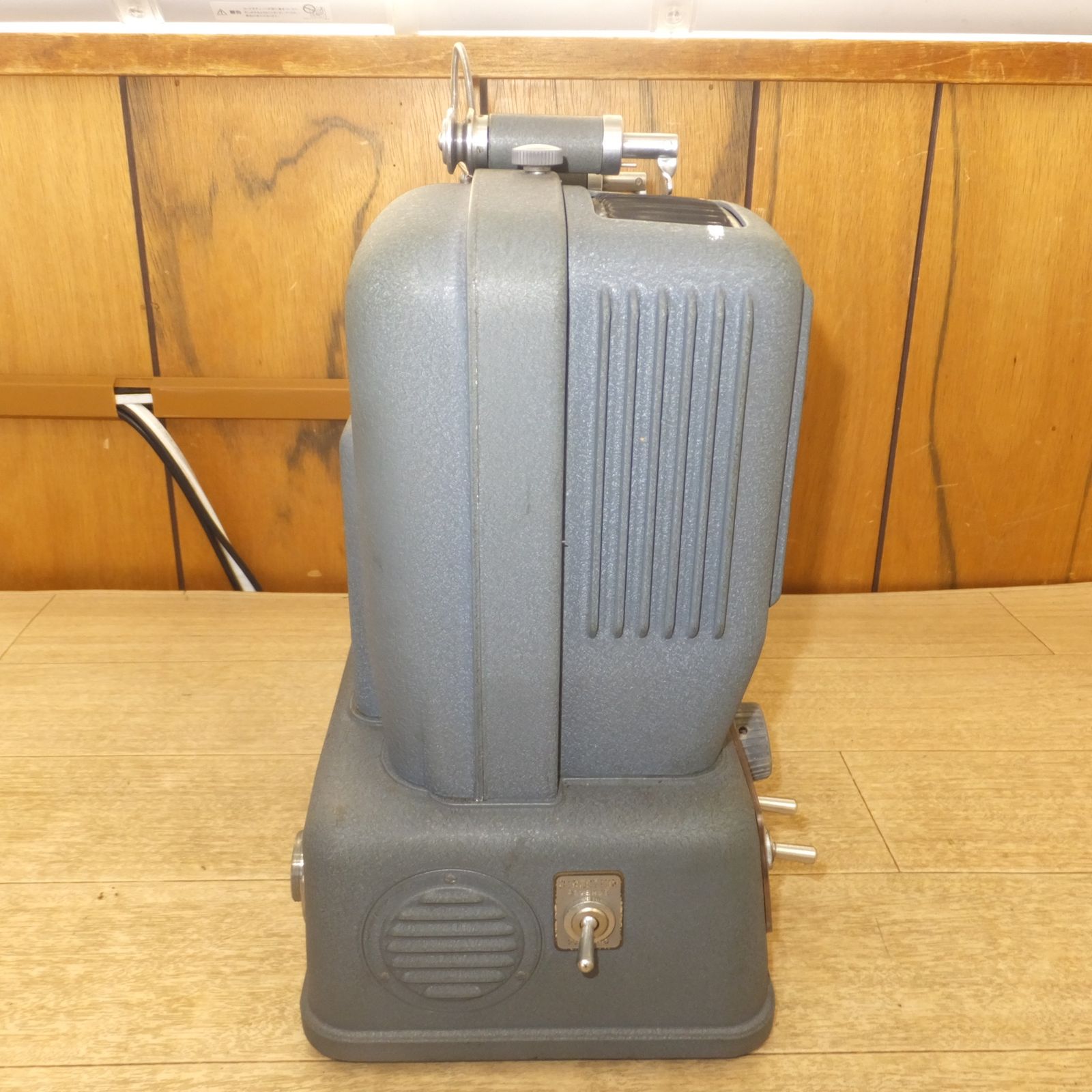 送料無料] 現状品☆エルモ ELMO 8mm 映写機 プロジェクター E-80 AC90