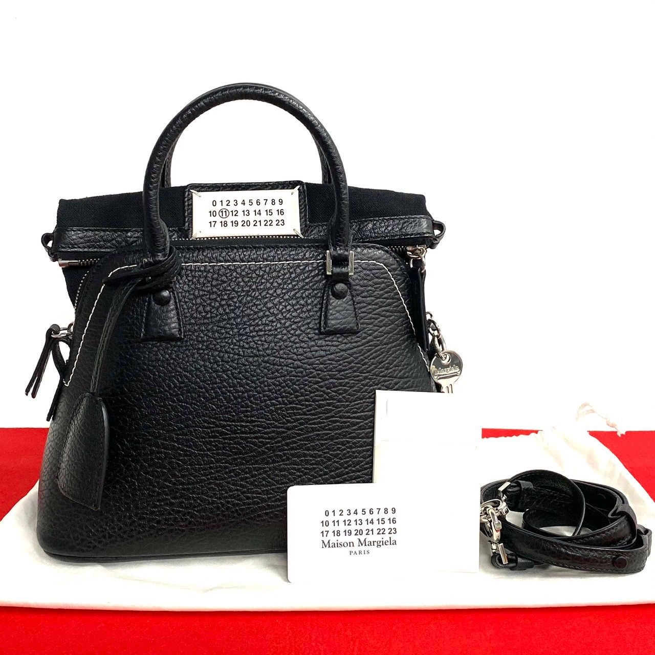 ほぼ未使用 希少品 鍵付き MAISON MARGIELA メゾンマルジェラ 5AC レザー 本革 2way ハンドバッグ ショルダーバッグ ブラック 黒 22771 ほぼ未使用 希少品 鍵付き MAISON MARGIELA メゾンマルジェラ 5AC