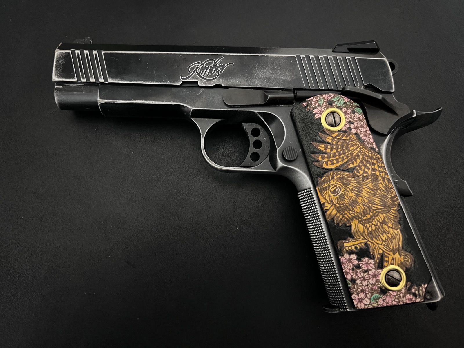 G-31 の削り出し革グリップ 東京マルイ ガバメント用｜本革カービング Night Cherry Blossoms - Owls