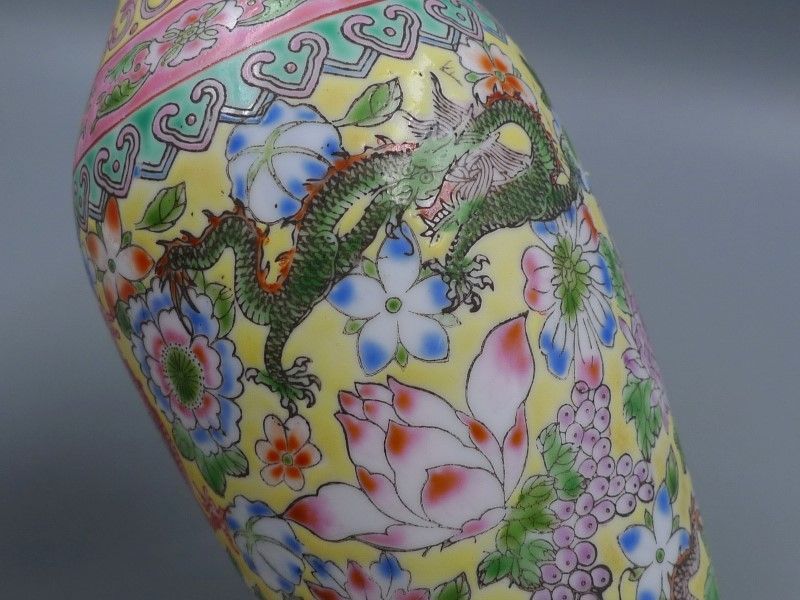 希少 重さわずか77グラム 中国 景德鎮 薄胎 花瓶 花入 時代物 唐