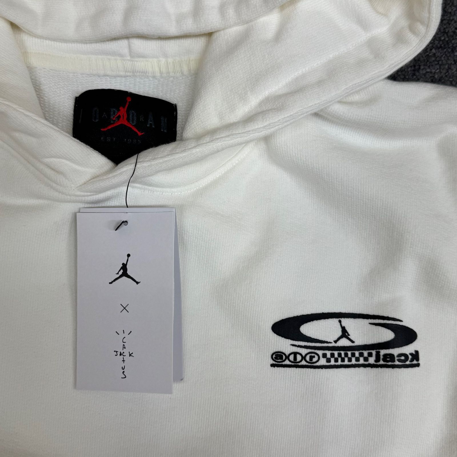 NIKE ジョーダン×トラヴィス スコット プルオーバー パーカー NIKE ジョーダン×トラヴィス スコット プルオーバー パーカー