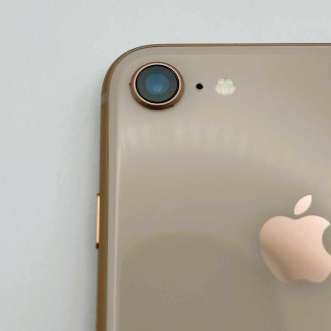 美品】 ファッション Apple アップル iPhone8 アイフォン8 64GB ドコモ