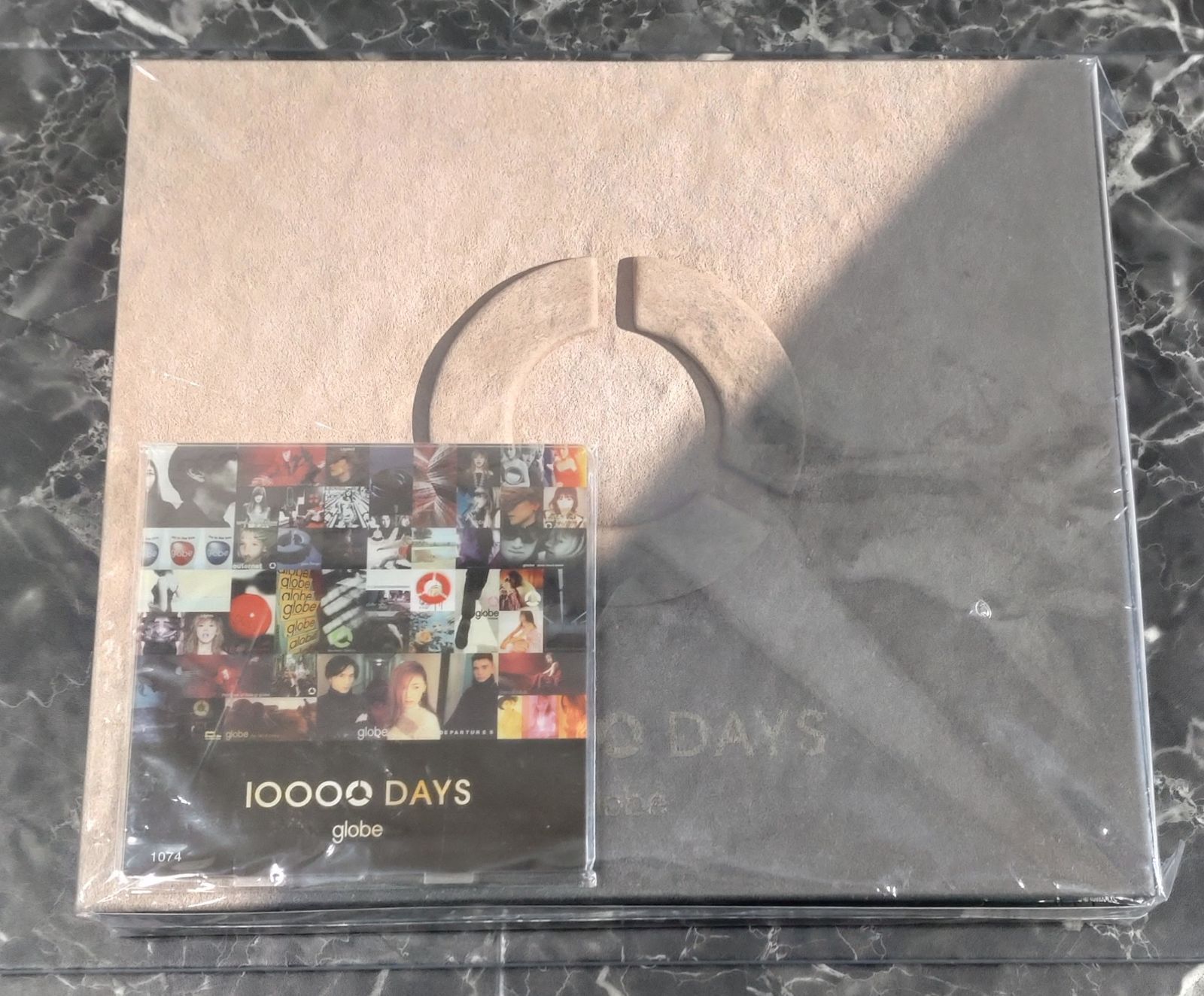 08. globe / 10000 DAYS Blu-ray付初回生産限定盤 mu-mo SHOP限定