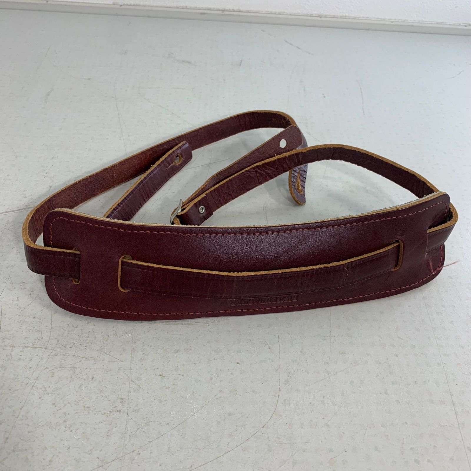 ブラウンレザーギターストラップ カナダ