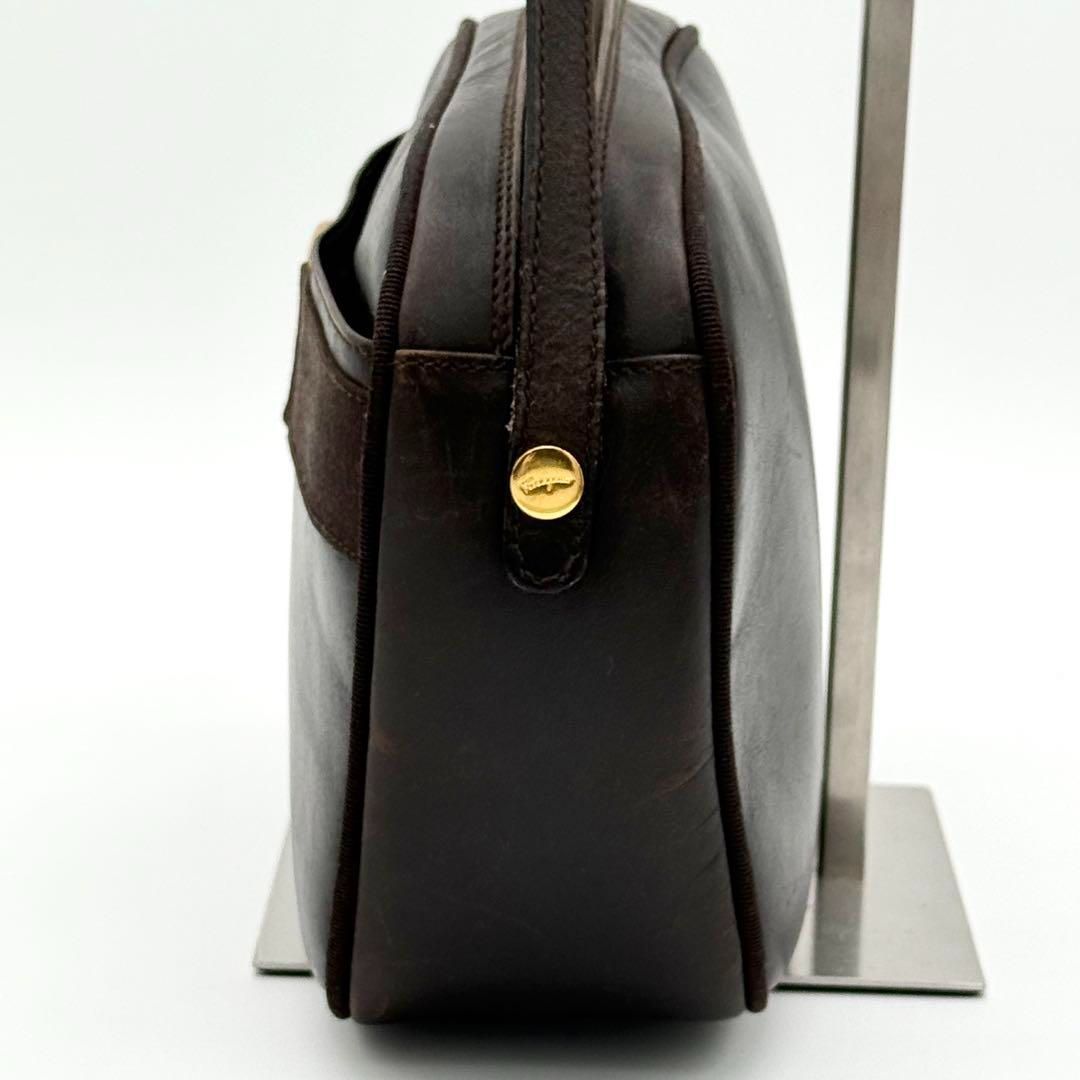 【良品】Ferragamo ヴァラ カメラバッグ ショルダーバッグ ブラウン Salvatore Ferragamo - 【良品】Ferragamo ヴァラ カメラバッグ