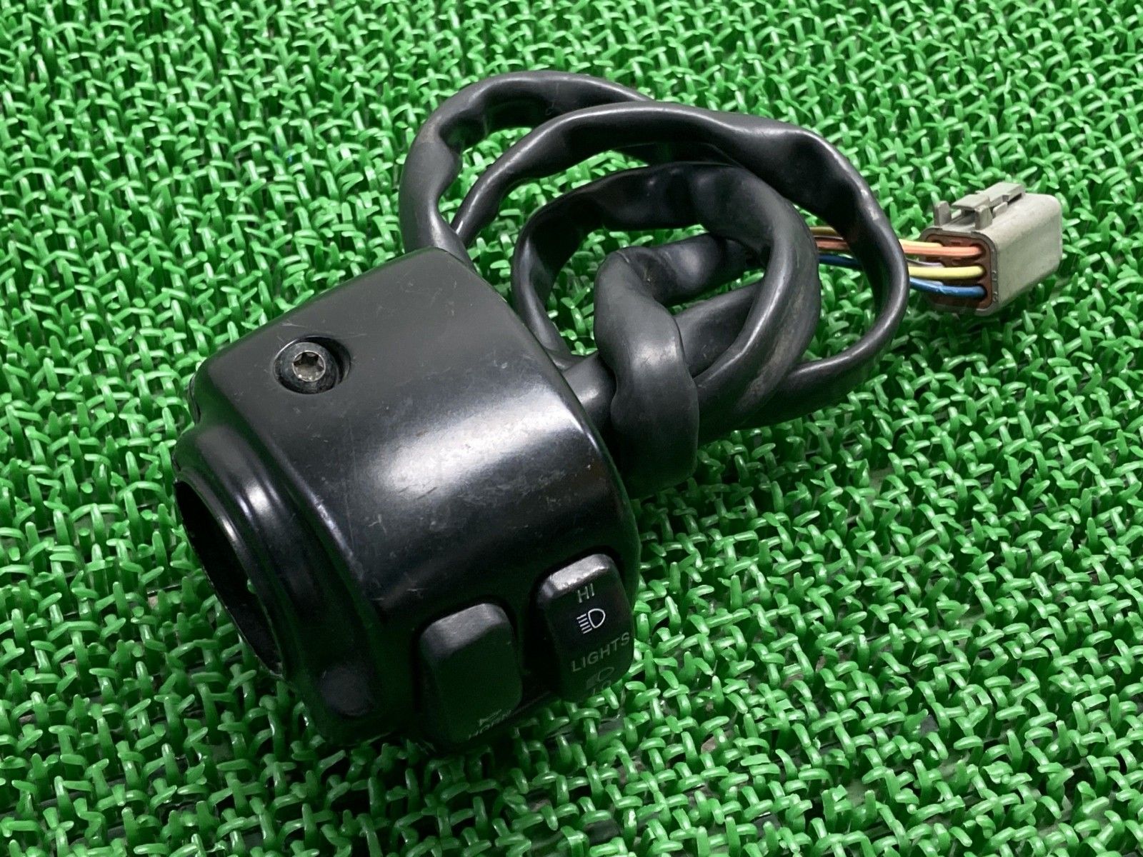 ソフテイル ハンドルスイッチ 左 ハーレー 純正 バイク 部品 TC88 TC96 修復素材に 割れ欠け無し 品薄 車検 Genuine nL