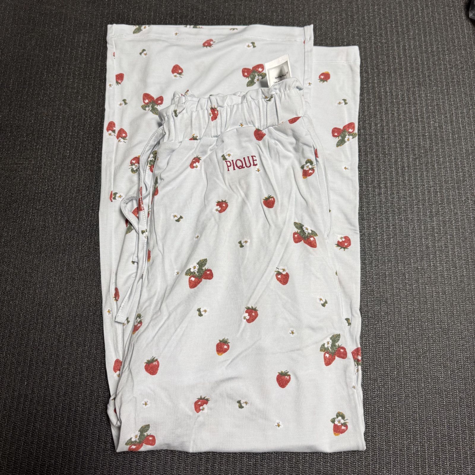 いちごワンポイントTシャツ-ロングパンツ ブルー