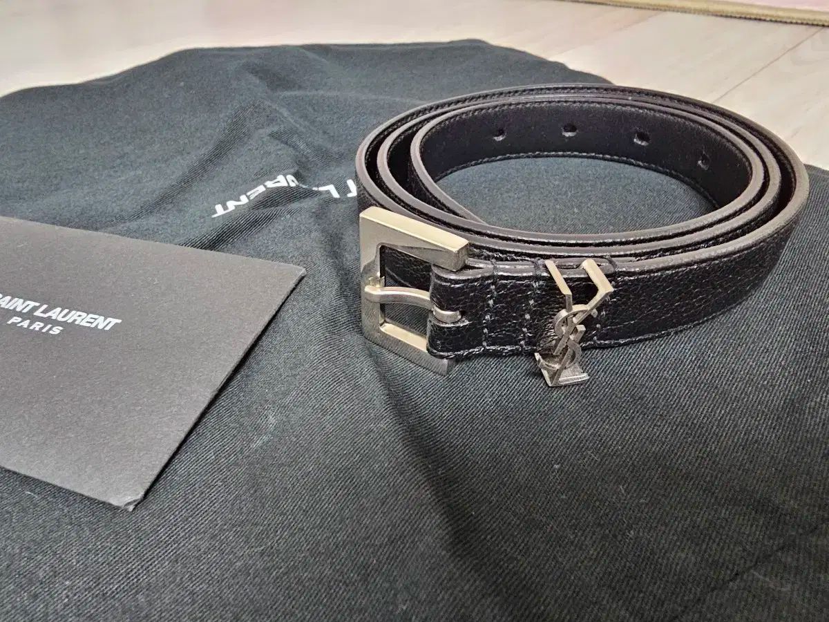 【SAINT LAURENT】YSLモノグラムロゴ レザーベルト 95cm SAINT LAURENT】YSLモノグラムロゴ レザーベルト 95cm モノグラム