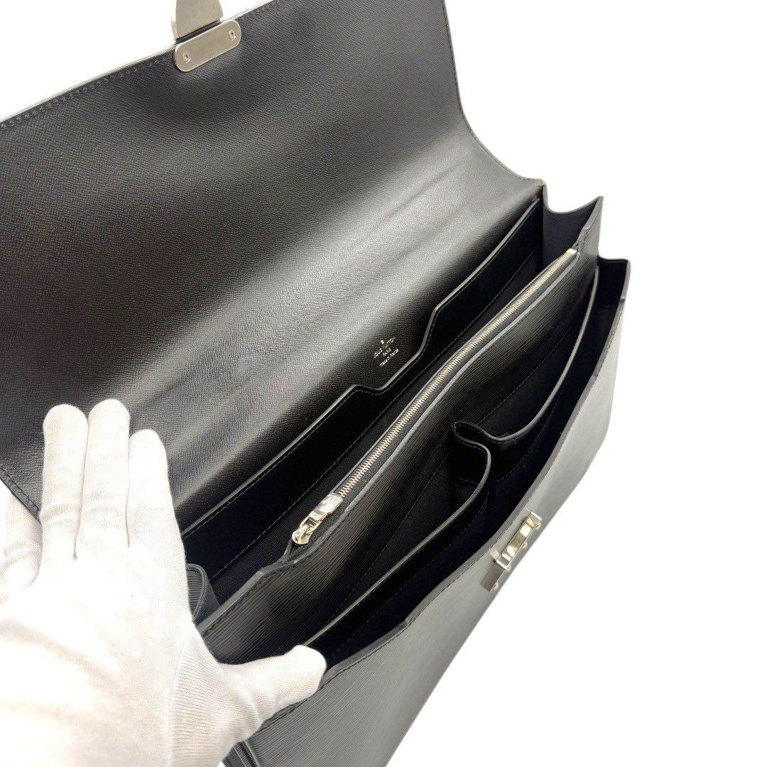 A4可 美品 ルイヴィトン レザー ビジネスバッグ タイガ ラギート ブラック A4可 美品 ルイヴィトン レザー ビジネスバッグ タイガ ラギート ブラック