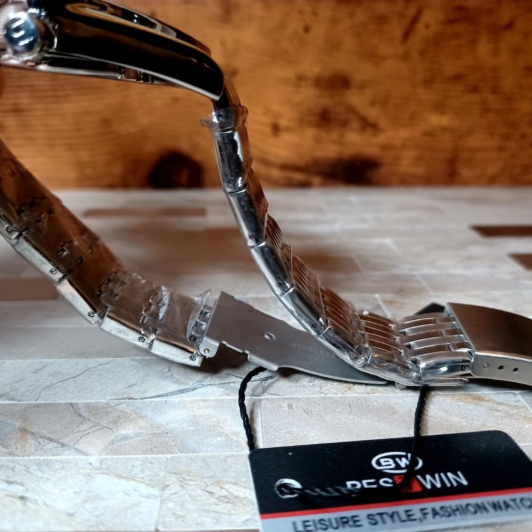 BESTWIN トライアングル メンズウォッチ パーソナリティ 防水 シルバー白