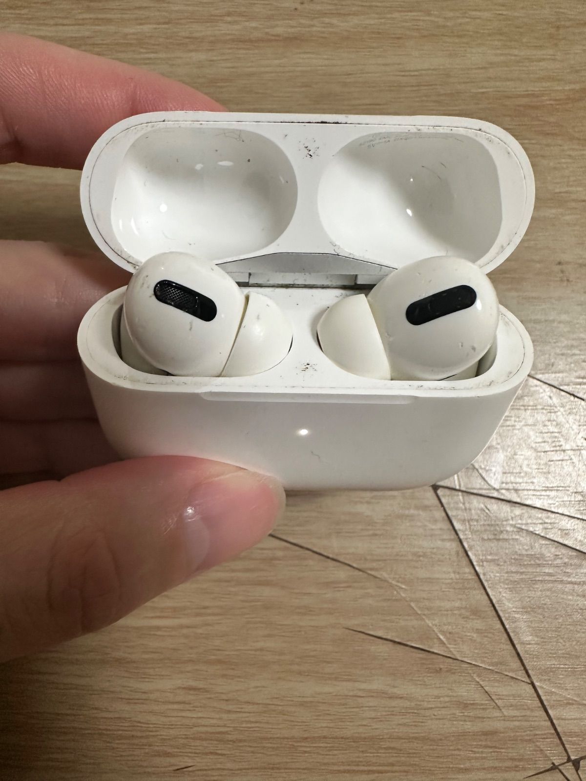 AirPods pro 第1世代（A2084）　ノイキャンあり AirPods Pro 第1世代 モデルA2084 マイク/音/ノイキャンOK