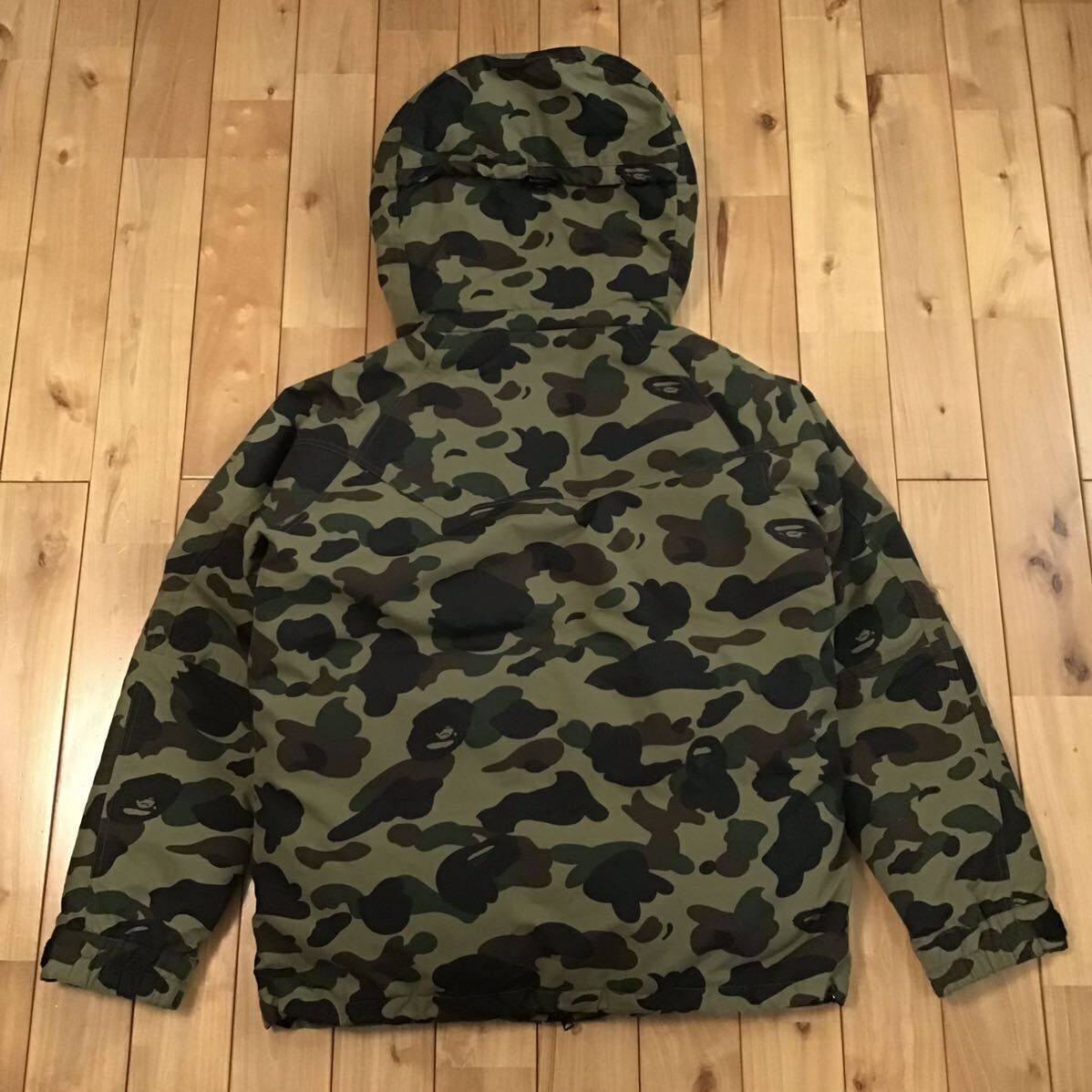 A Bathing Ape スノボダウンジャケット 1stカモ 新品同 エイプ BAPEスノボジャケット】ア ベイシング エイプ 1stカモ スノー