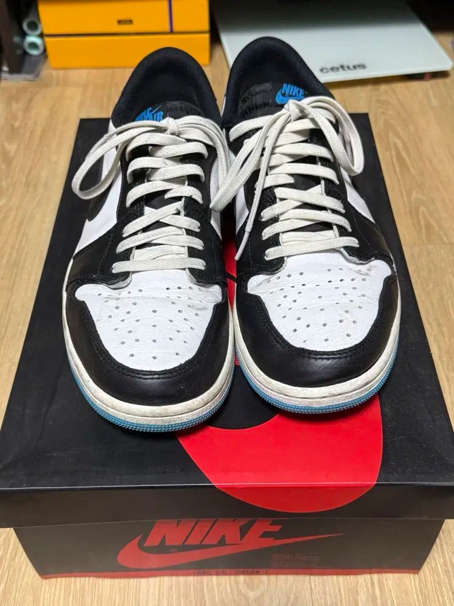 280 NIKE エア ジョーダン1 ロー OG ブラック アンド ダークパウダーブルー