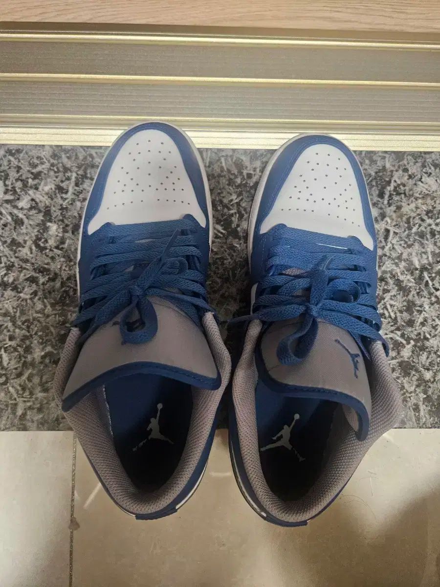 未使用品》HILTON ヒルトン パテントレザー イタリア製 ブラック 42