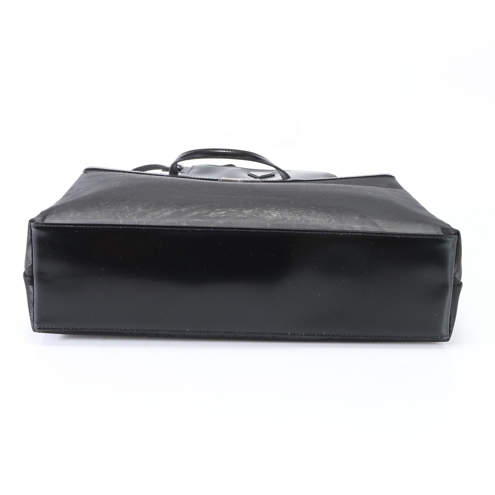 【極美品】PRADA メッシュ 編み込み トートバッグ 三角プレート A4 黒 極美品】PRADA メッシュ 編み込み トートバッグ 三角プレート A4