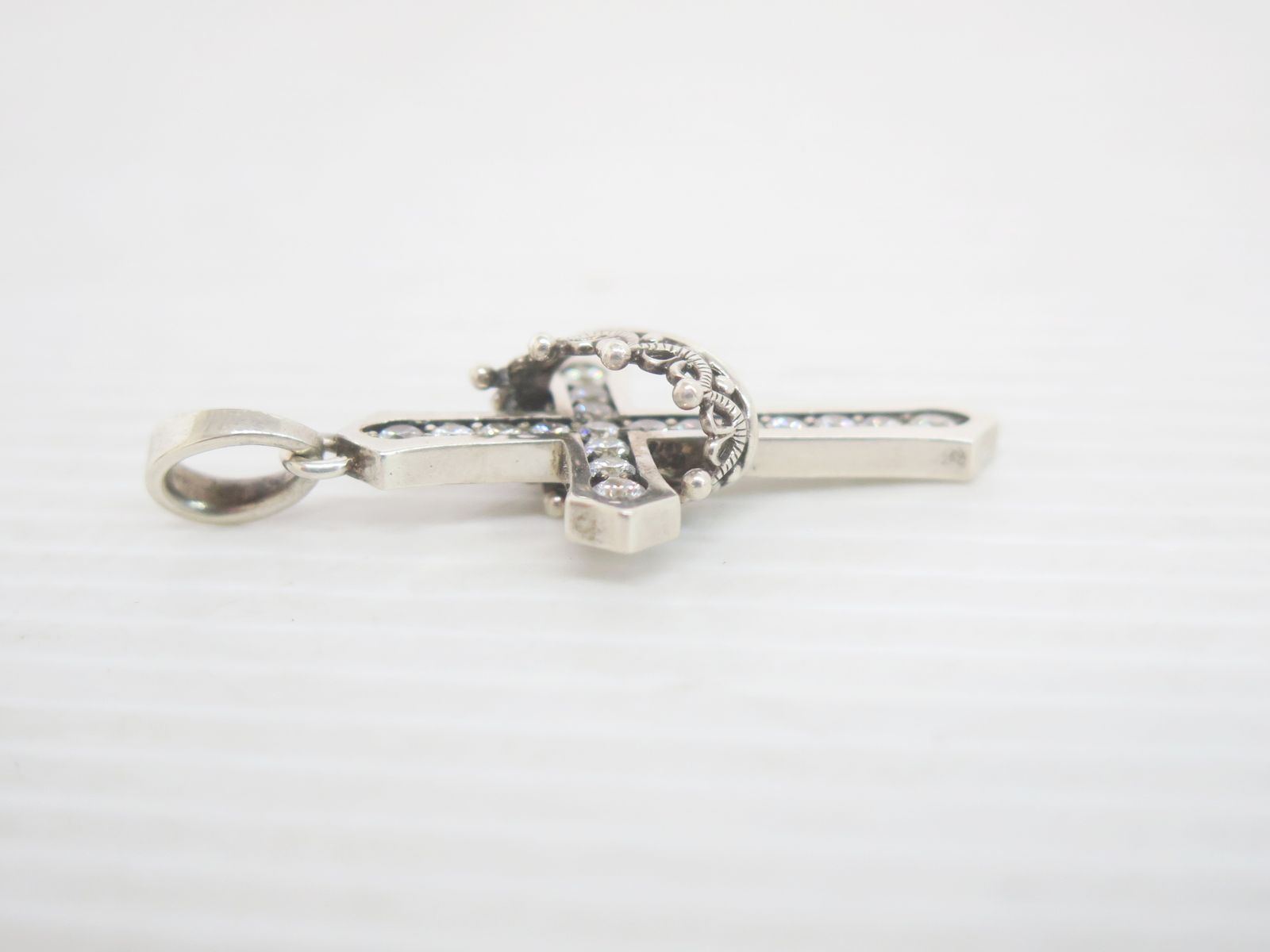 ジャスティンデイビス クロスウィズクラウンペンダント SPJ122-1