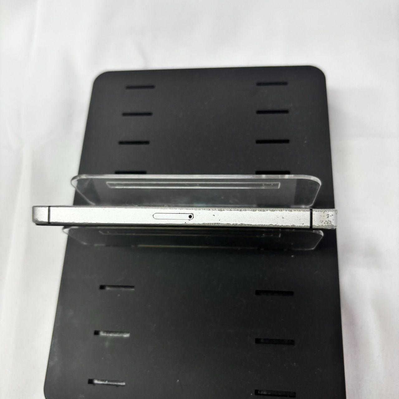 ジャンク 【SIMロックなし】 MLM62J/A iPhone SE 64GB スペースグレイ