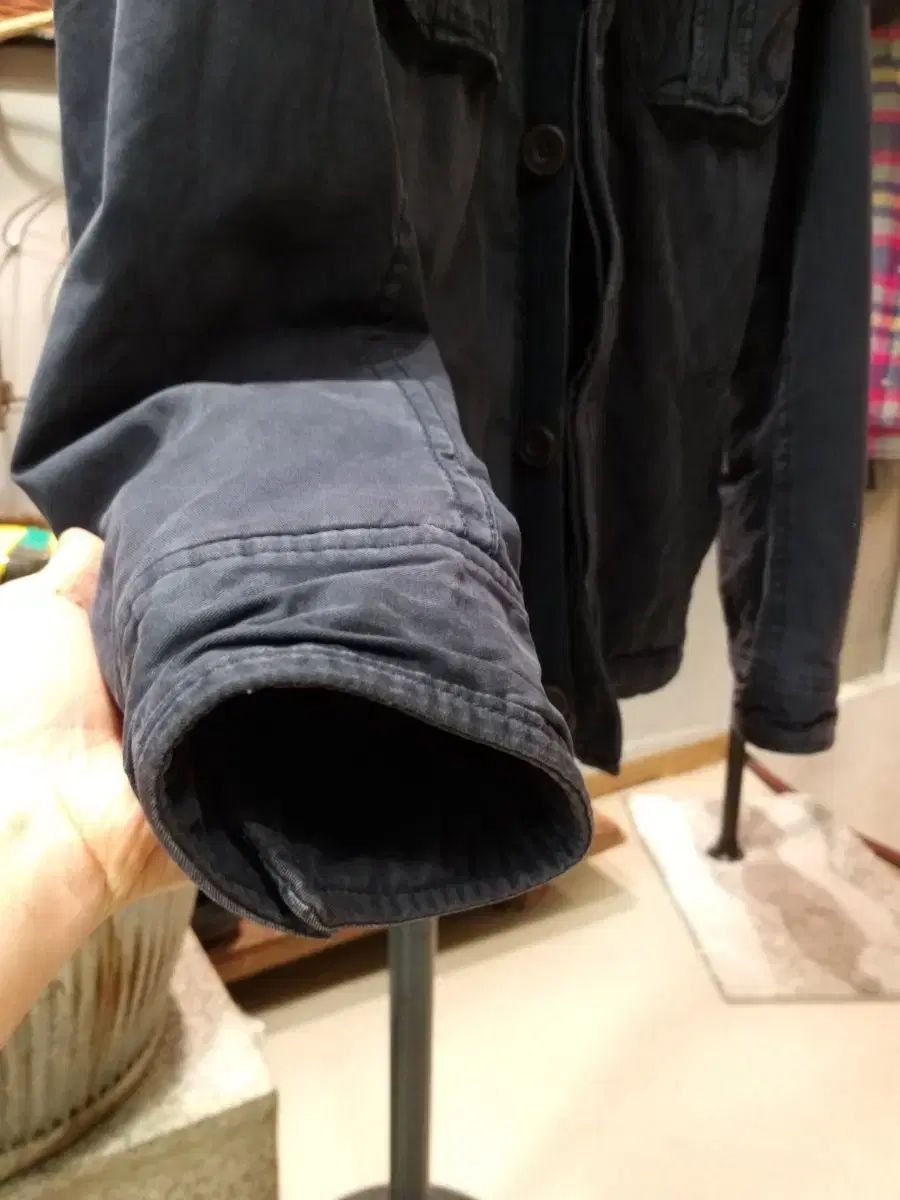 L